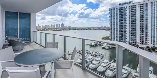 17301 Biscayne Blvd