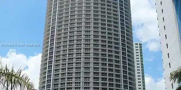 1750 N Bayshore Dr