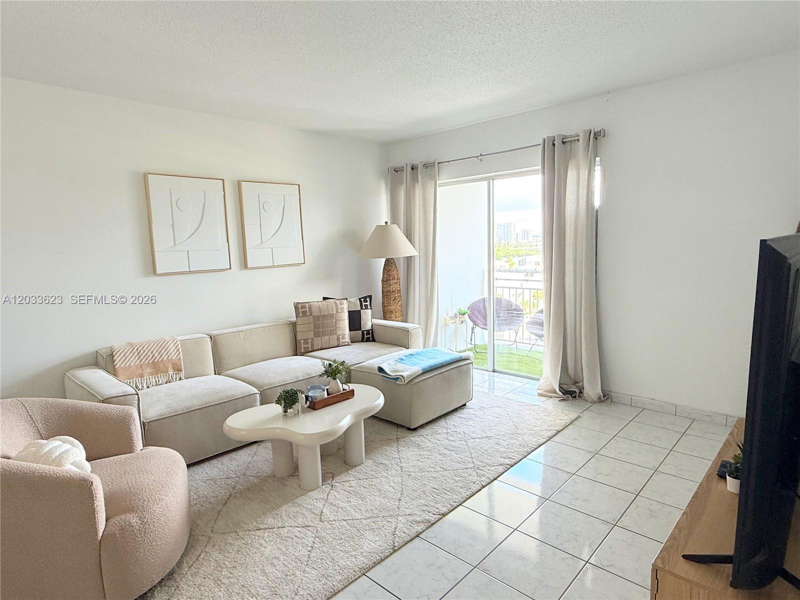 Image 2: Listed Stunning unit for Sale in Sunny Isles by Andrea Gumzan