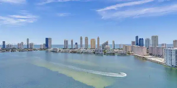 3000 Island Blvd