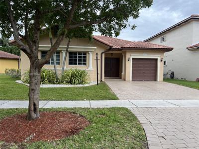 2609 NE 41st Rd