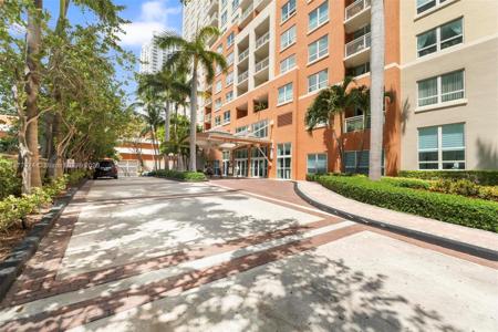 2000 N Bayshore Dr