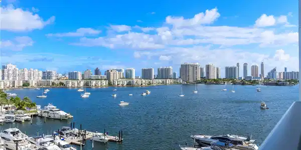 17111 Biscayne Blvd