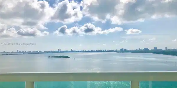 1800 N Bayshore Dr