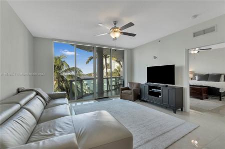 7914 Harbor Island Dr