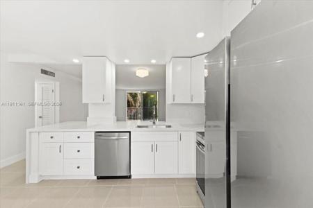 319 NE 14th Ave