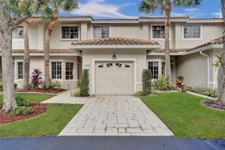 2915 Port Royale Ln