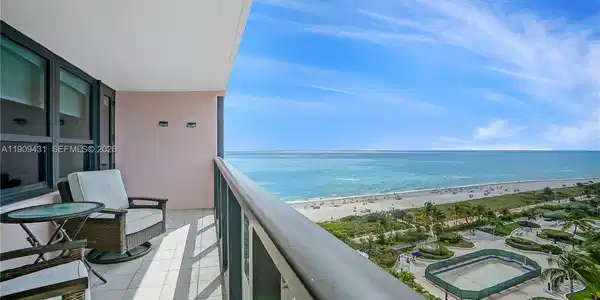 5225 Collins Ave