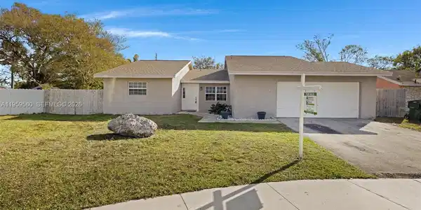 1745 N Goldeneye Ln