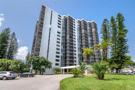 20100 W Country Club Dr