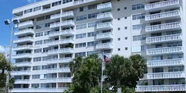 13155 Ixora Ct