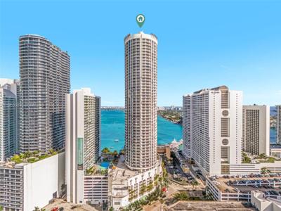 1750 N Bayshore Dr