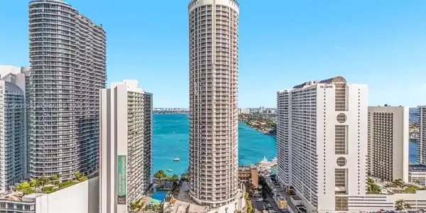 1750 N Bayshore Dr