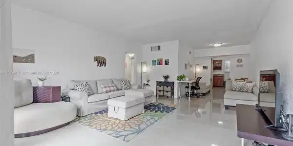 9280 Bay Harbor Ter