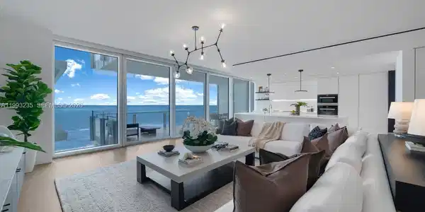 9111 Collins Ave