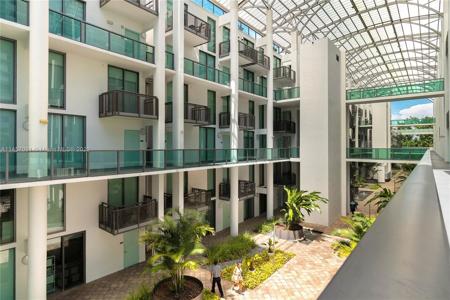 6000 Collins Ave