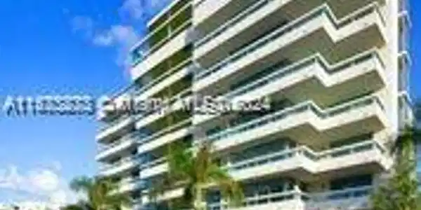 1025 92nd St