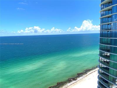 15811 Collins Ave