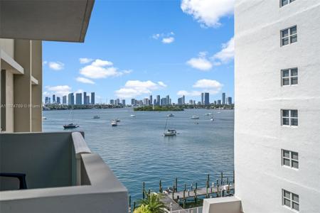 1200 West Ave