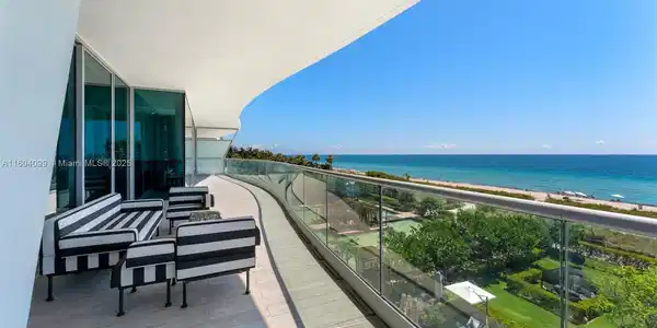 9349 Collins Ave