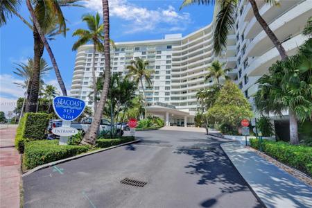 5161 Collins Ave