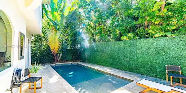 2752 Brickell Ct