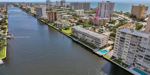 400 N Riverside Dr