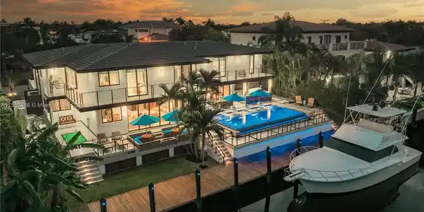 1001 San Pedro Ave