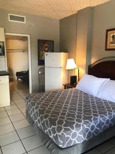 26 Diplomat Pkwy