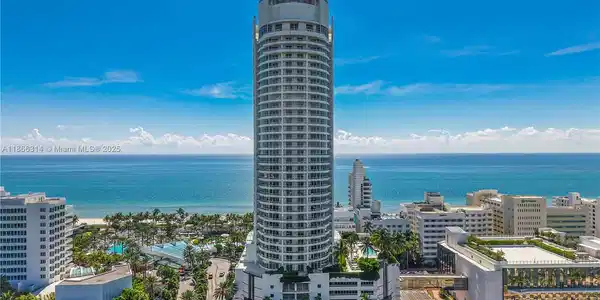 4401 Collins Ave