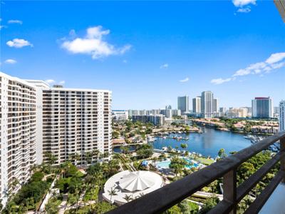 600 Three Islands Blvd