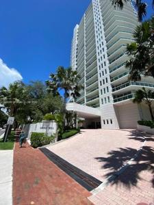 2645 S BayShore Drive