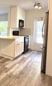 95 Edgewater Dr
