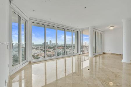 100 Lincoln Rd