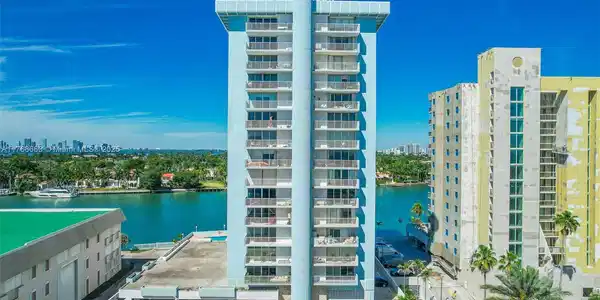 5838 Collins Ave