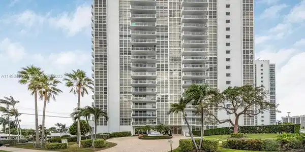 2701 N Ocean Blvd