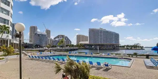 825 Brickell Bay Dr