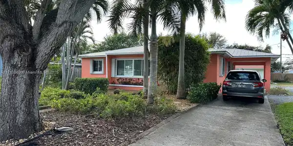 1623 S Palmway