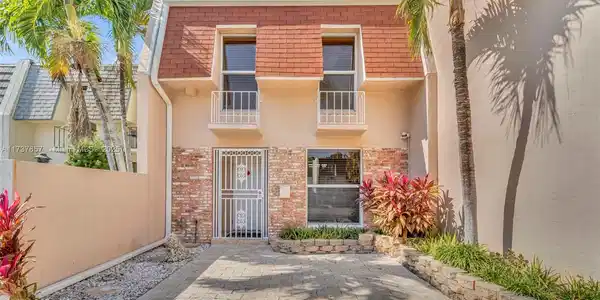 13512 NE 20th Ct