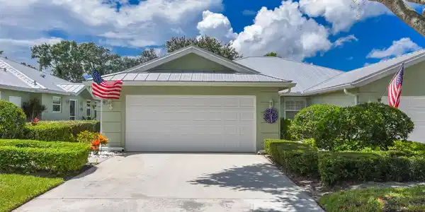 1711 SW Waterfall