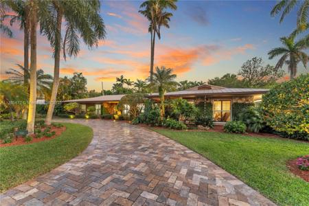 7180 SW 115th Ter