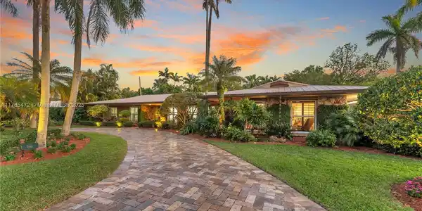 7180 SW 115th Ter
