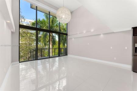 6000 Collins Ave
