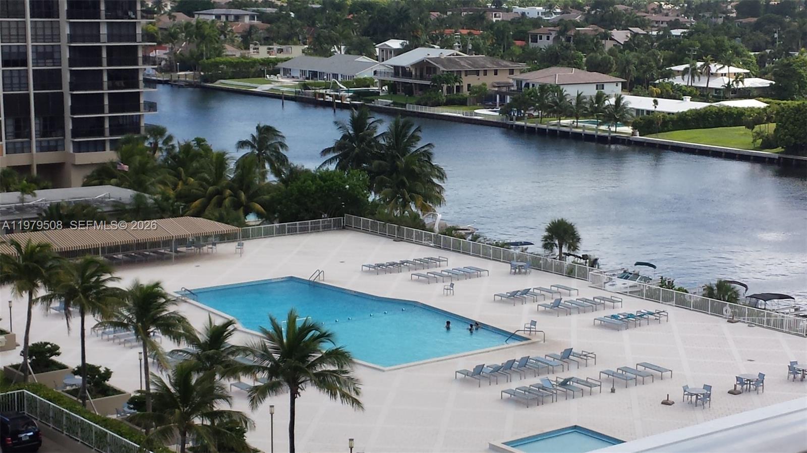 Image 3: bayside pool to enjoy