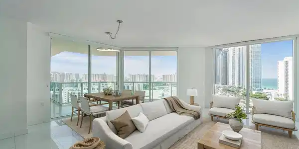 200 Sunny Isles