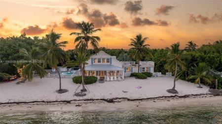 109 Columbus Dr