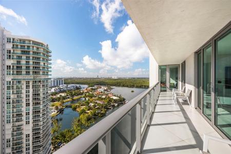 300 Sunny Isles Blvd