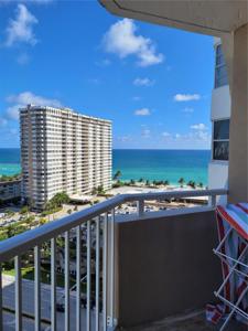 1985 S OCEAN DR