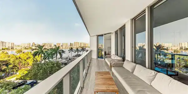 17301 Biscayne