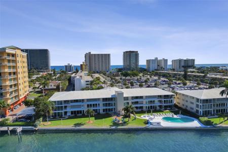 801 N Riverside